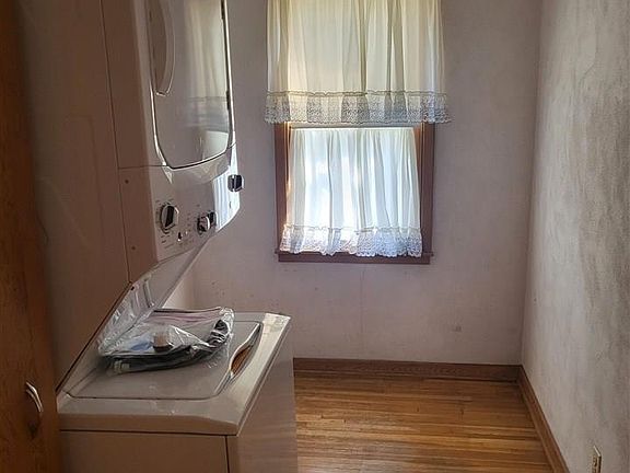 5th image of 209 W Allyn St