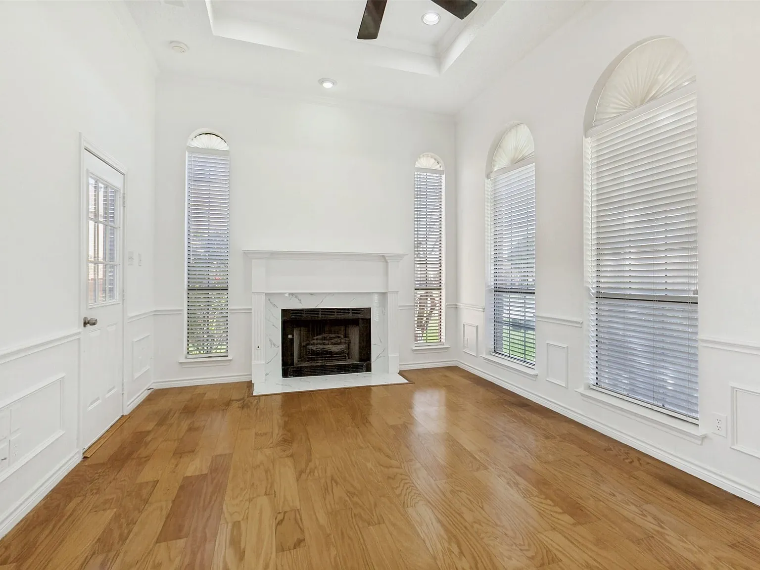 4 bed, 3.0 bath, 2037 sqft, $2,900 — Photo 2
