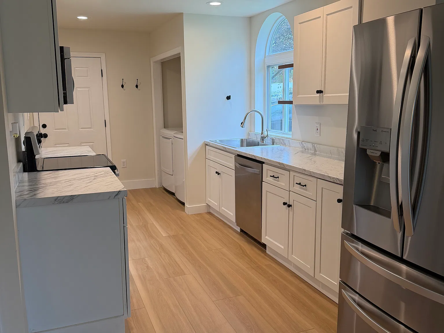 2 bed, 900 sqft, $1,750 — Photo 3