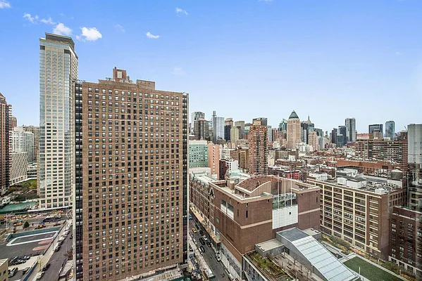 Sold by Keller Williams NYC | media 11