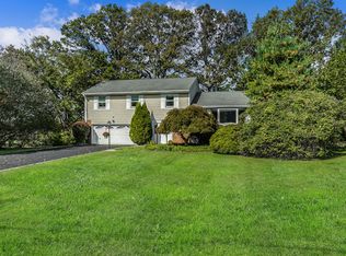 41 Country Ridge Dr, Rye Brook, NY 10573