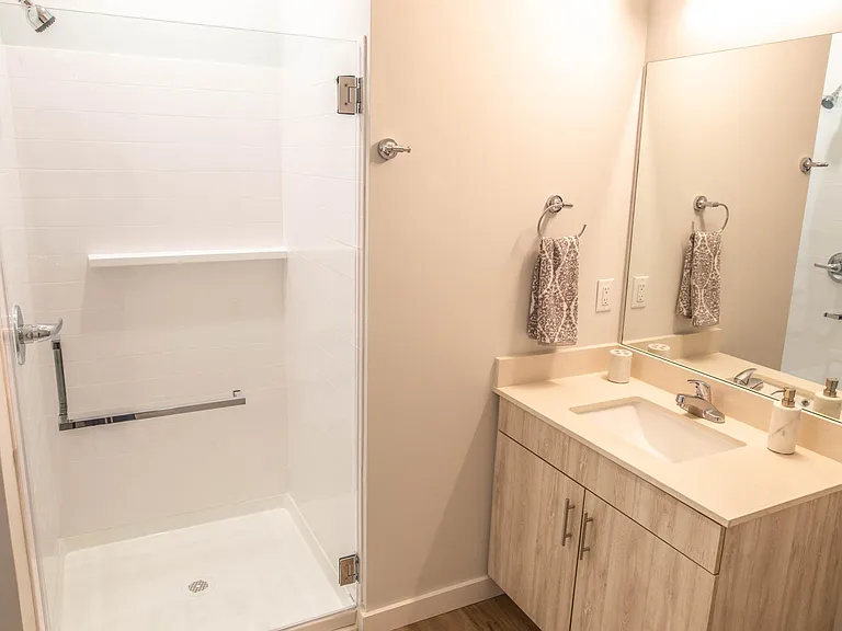 504 E Stoughton St — Photo 22
