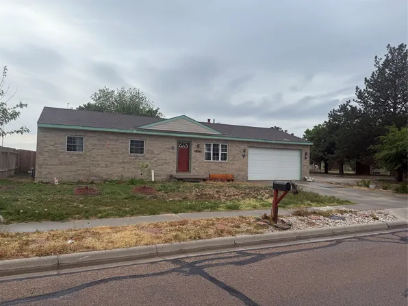 2302 E Crestway Dr, Garden City, KS 67846