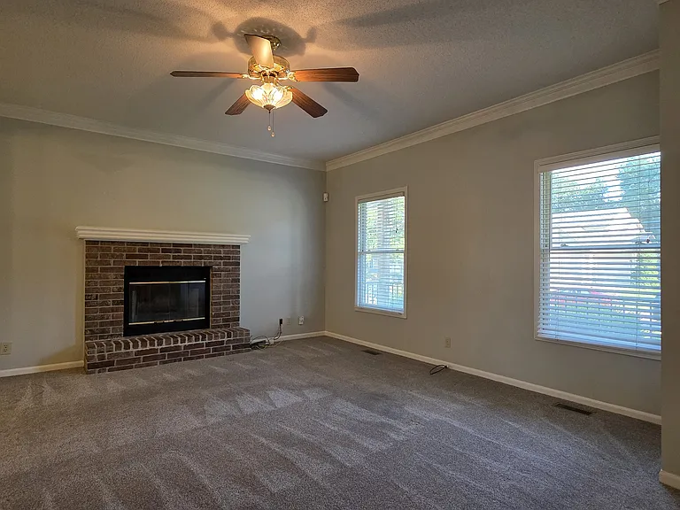 6400 W 155th Pl — Photo 4