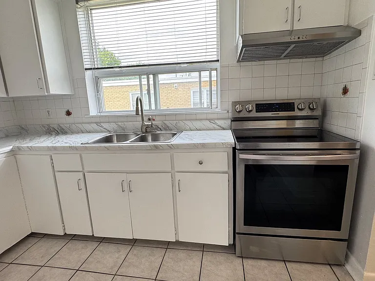 242 Wilmington Ave #3 — Photo 9