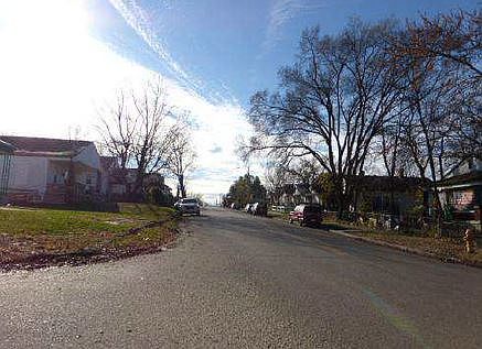 2nd image of 1299 Parkamo Ave