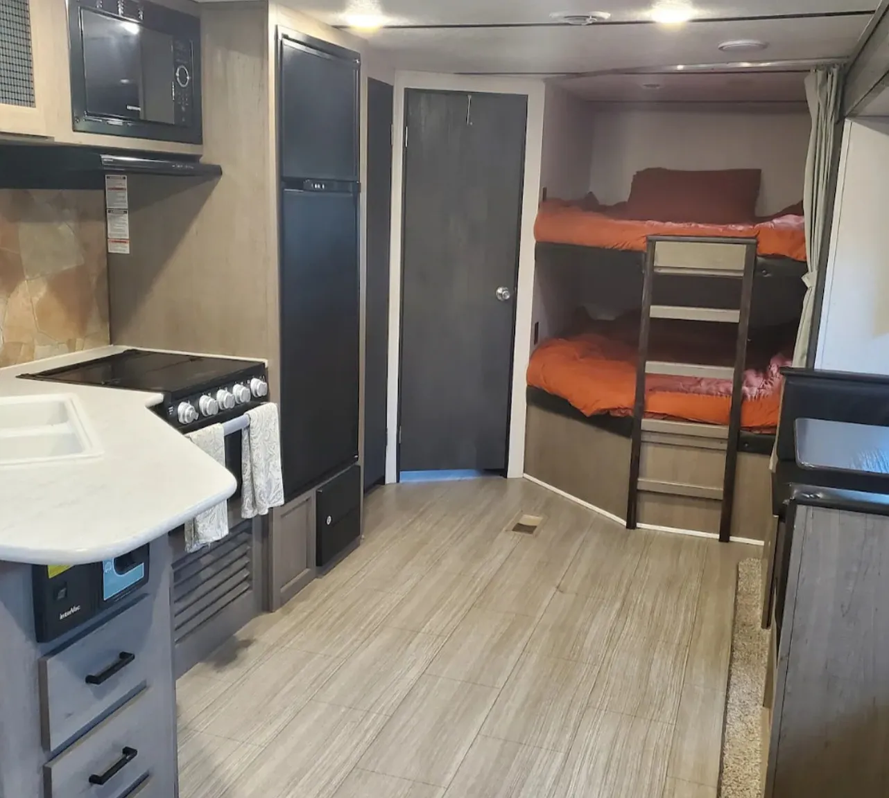 1 bed, $1,000 — Photo 3