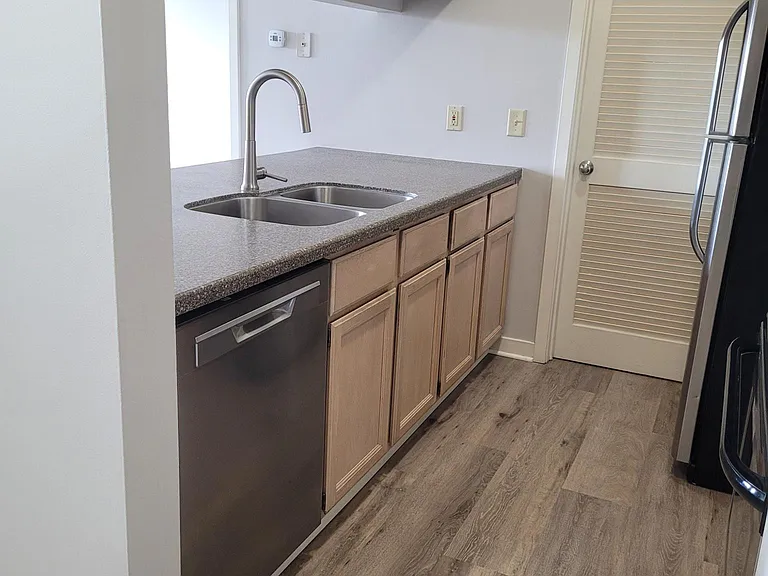 113 W Wayne St #410 — Photo 7