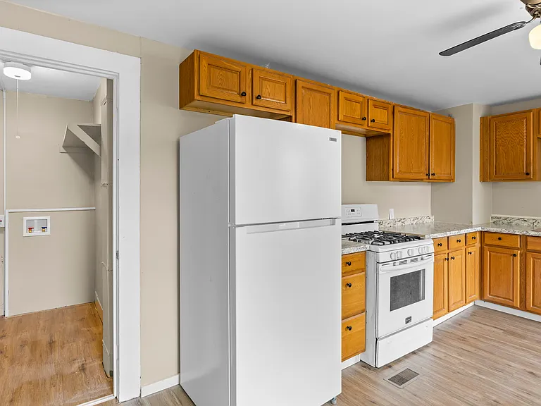 113 Barlow St #1 — Photo 3