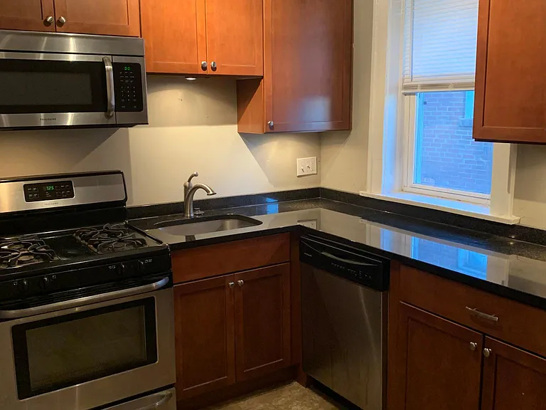 1212 Woodland Dr #2 — Photo 8