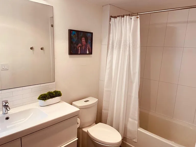 Clean, bright, comfortable bath.
