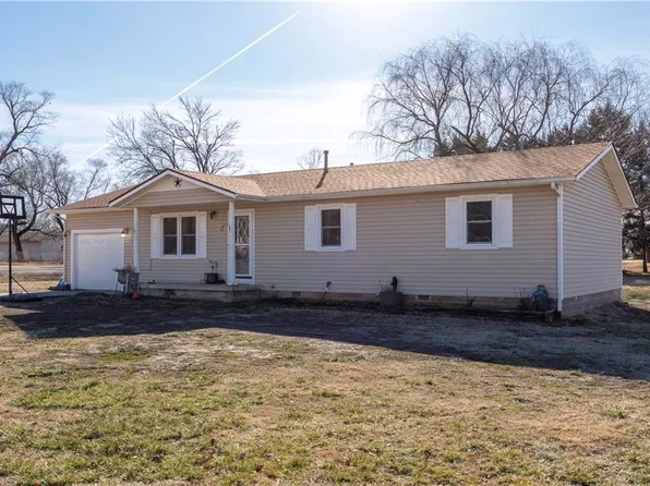 1408 Crawford St, Fredonia, KS 66736