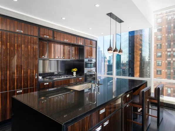 157 West 57th Street image 3 of 16