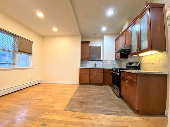 2nd image of 12313 25th Ave #1F