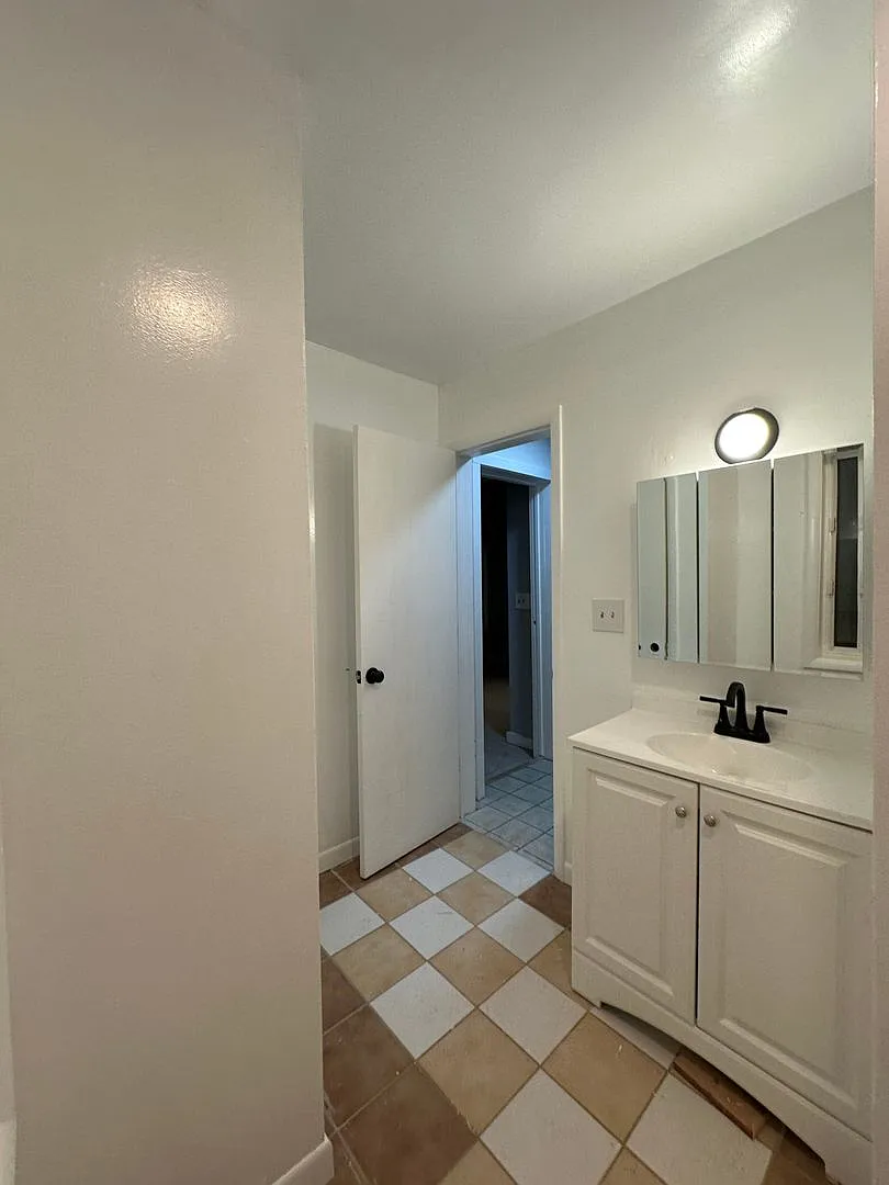544 Acorn Hill LLC — Photo 2