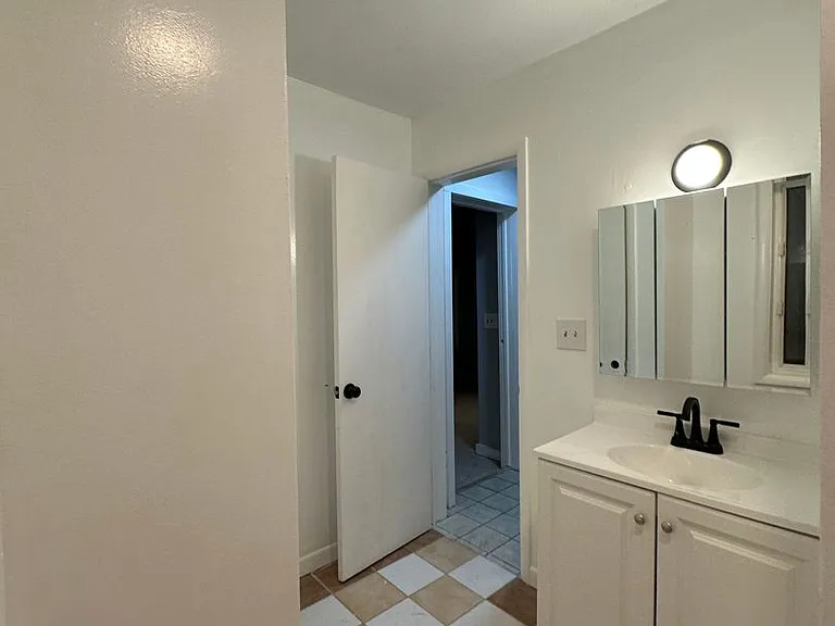 544 Acorn Hill Rd — Photo 2
