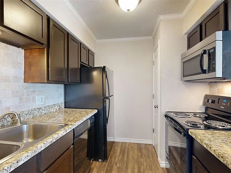 904 University Oaks Blvd #26 — Photo 4