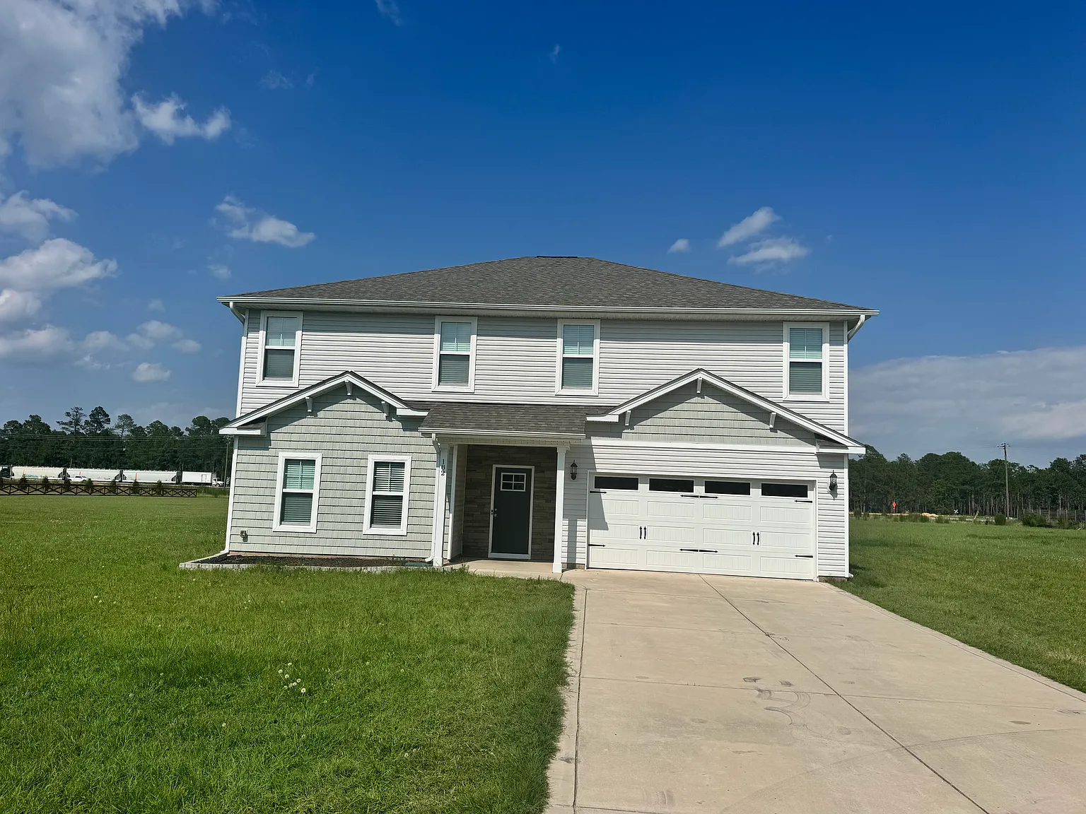 4 bed, 2870 sqft, $2,200 — Photo 2