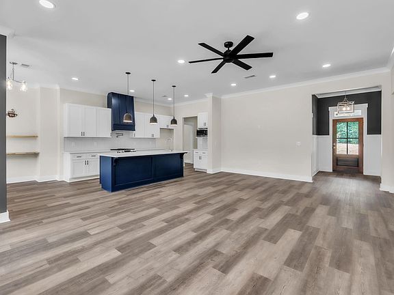 3rd image of 206 Coker Rd