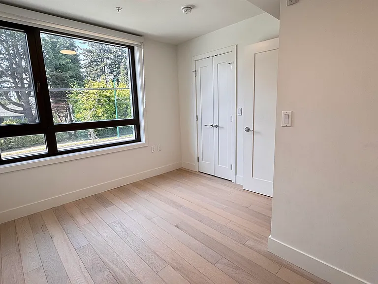 6258 Oak St — Photo 12