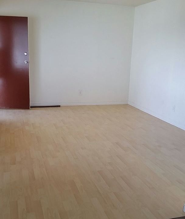 2nd image of 1125 W 106th St APT 04