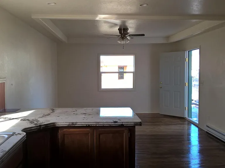 1029 W 14th Ln — Photo 2