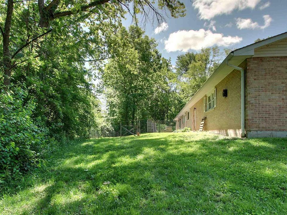 2nd image of 2600 Shady Ln