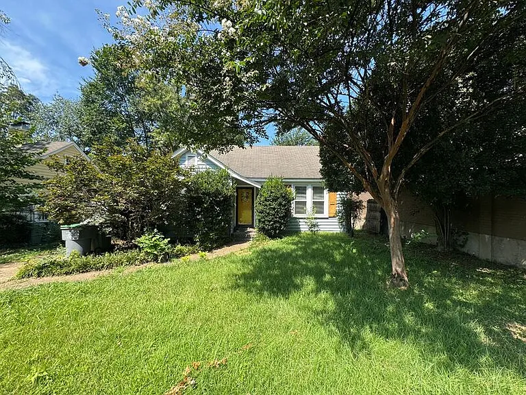 129 S Holmes St — Photo 1