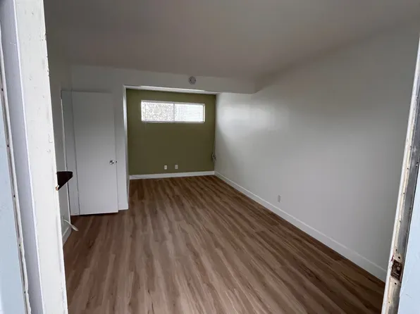 40 Nieto Ave APT 11, Long Beach, CA 90803