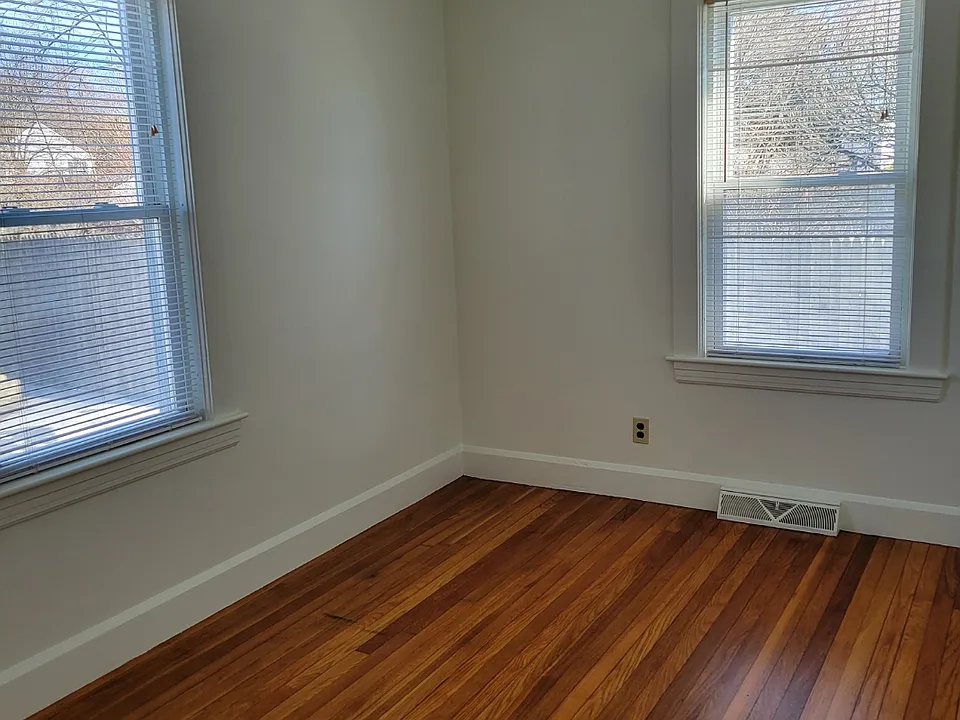 24 C St #24