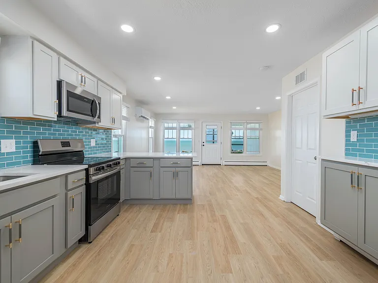 3844 Edgewater Blvd — Photo 6