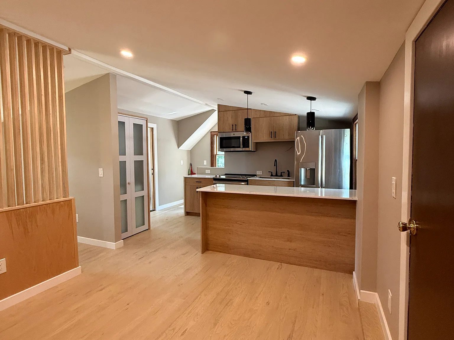 Studio, 600 sqft, $2,300 — Photo 2
