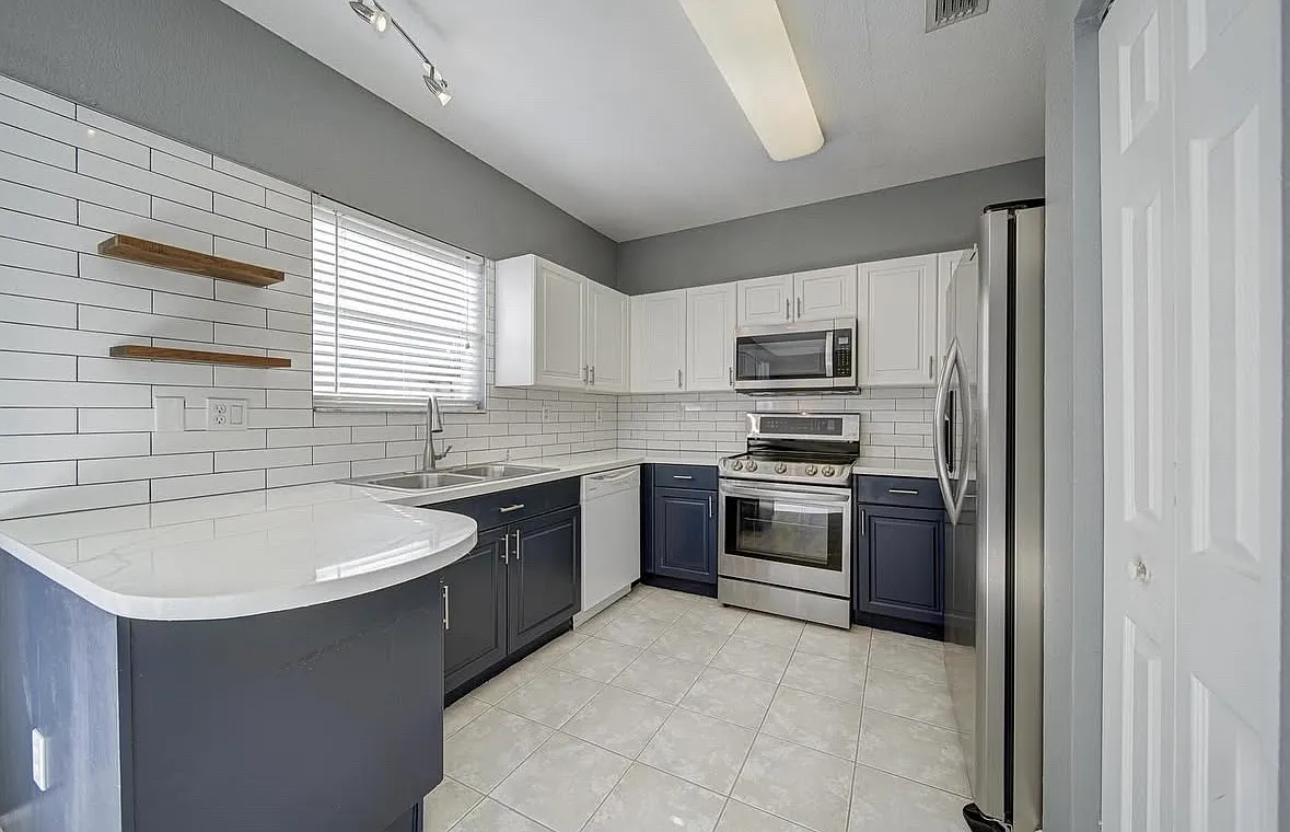 9368 SW 220th Ter — Photo 4