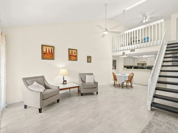 7133 Penner Ln APT 40, Fort Myers, FL 33907