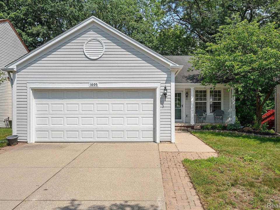 1st image of 1695 Valdosta Cir