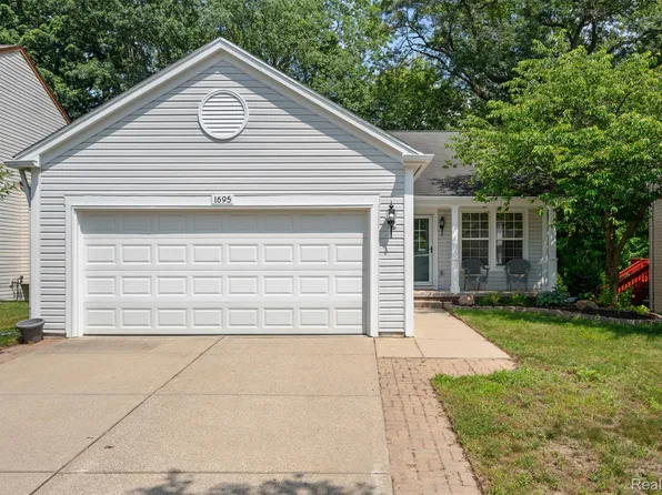 1695 Valdosta Cir, Pontiac, MI 48340