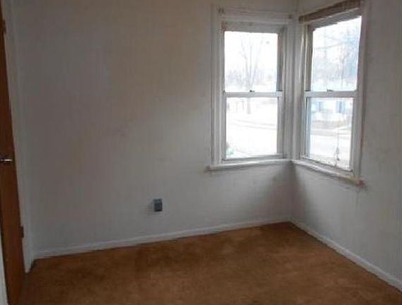 5th image of 9729 McDowell Pl