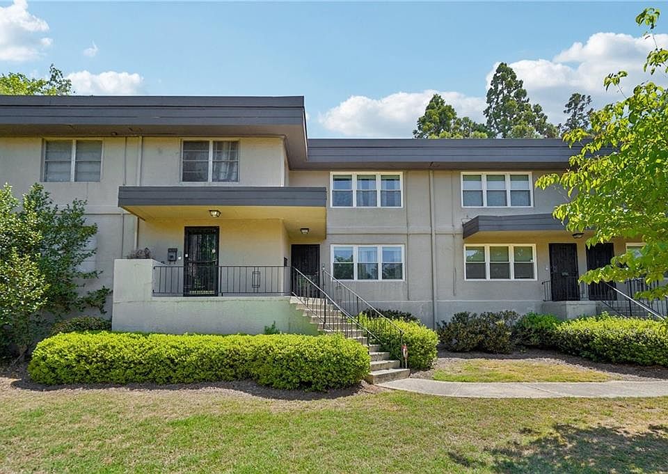 1st image of 284 Lakemoore Dr NE APT B