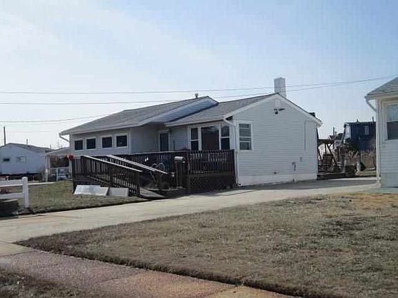 2nd image of 3714 Westminster Ln