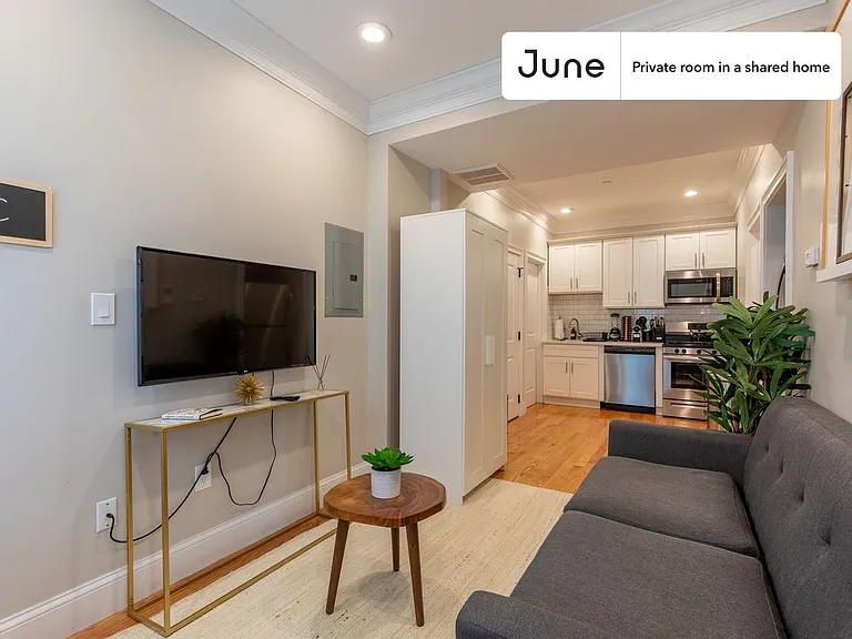 33 N Margin St #A — Photo 4