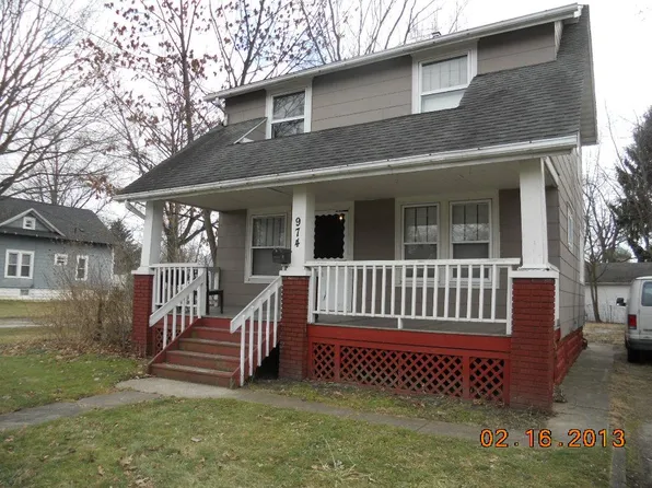 974 Lovers Ln, Akron, OH 44306
