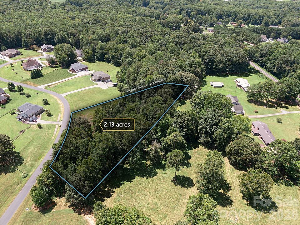 1st image of 134 Savannah Crossing Dr