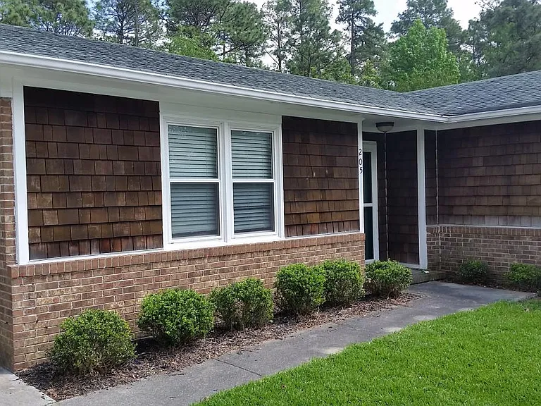 205 Hollins Rd — Photo 3