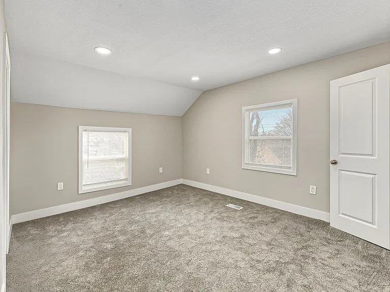 2313 Michigan Ave — Photo 27