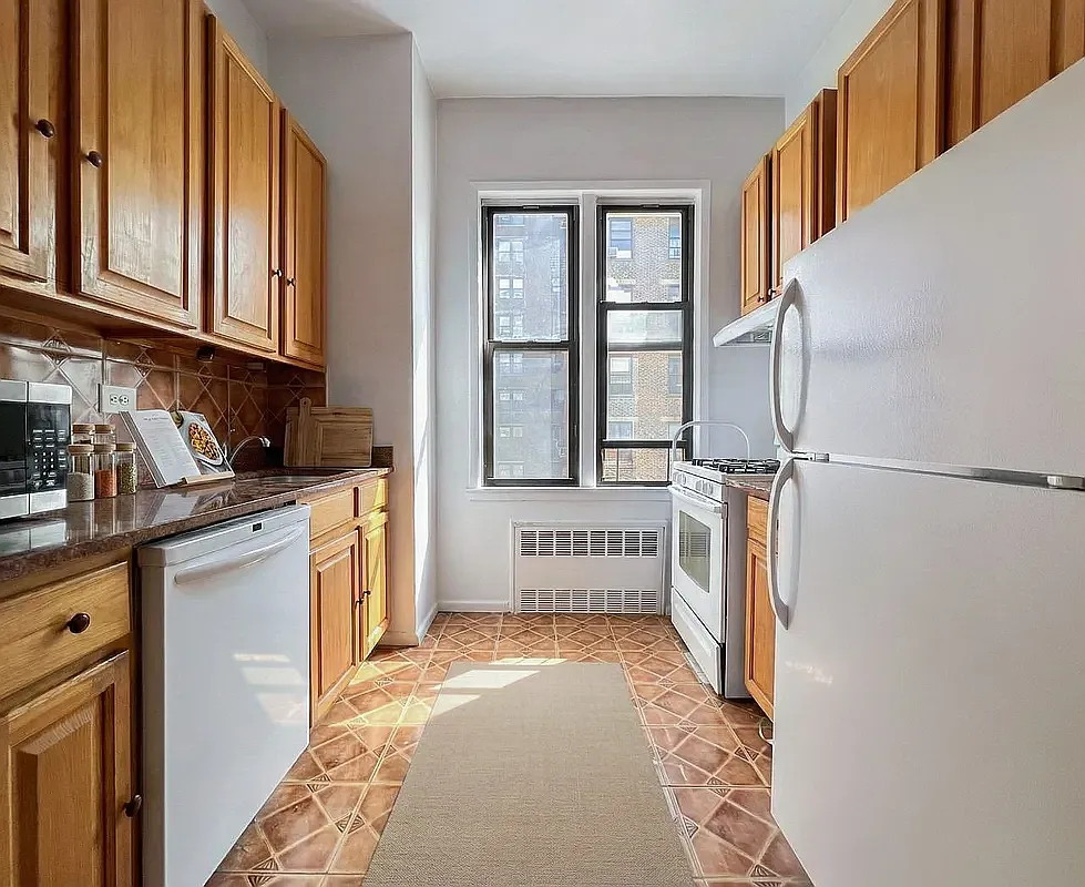 215 West 101st Street — Photo 2