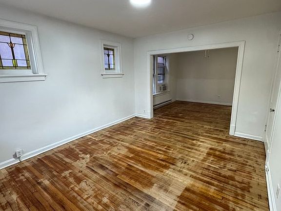 3rd image of 4962 Lindenwood Ave #B