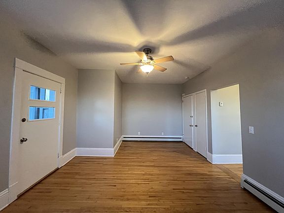 3rd image of 2716 Hennepin Ave S #32