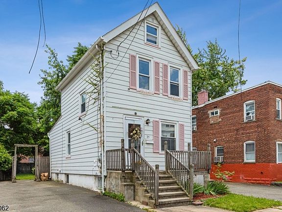 3rd image of 25 Thomas St