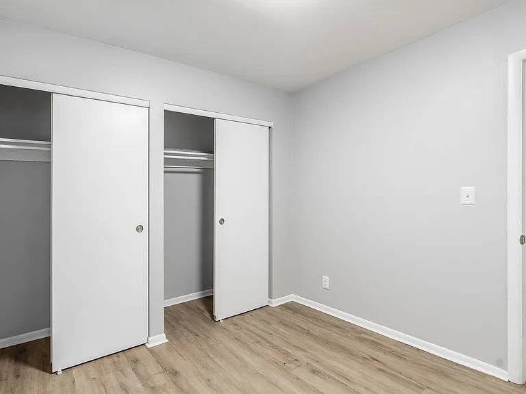 552 Riverview Dr #F — Photo 13