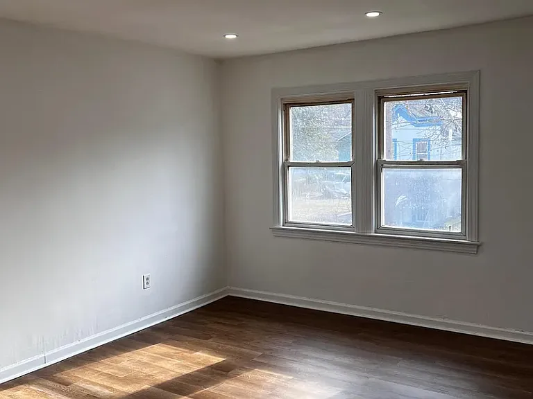 1522 V St SE #4 — Photo 17